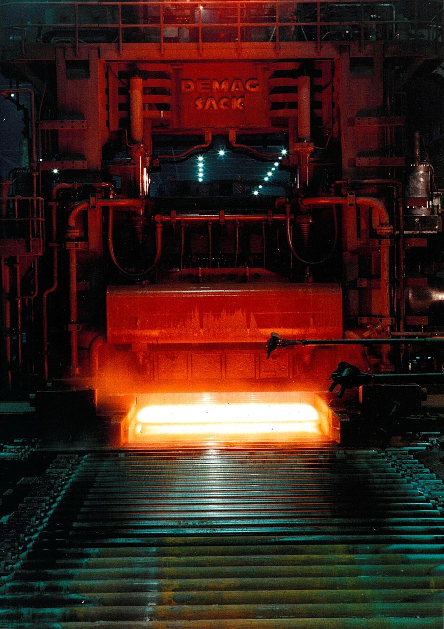 Plate rolling mill in operation